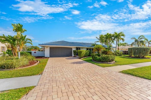 Casa De Olas - Waterfront Luxe Home - Heated Pool - Game Room - Boat Lift - Minutes to Beach Villa in Cocoa Beach