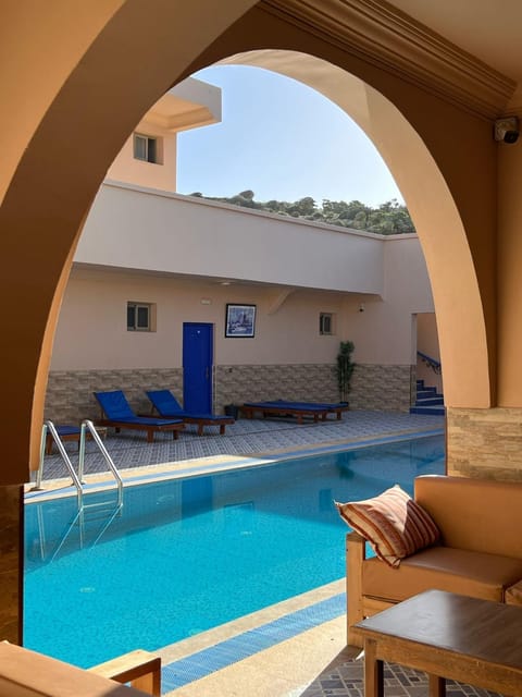 Pool view, Swimming pool, sunbed