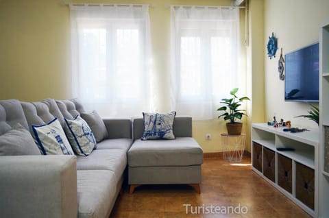 Property building, Off site, TV and multimedia, Living room, Seating area