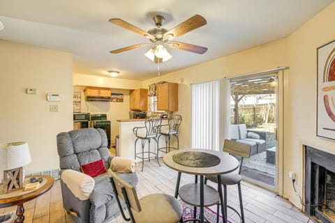 17 Mi to Dtwn Memphis Townhome with Fenced Yard! House in Memphis