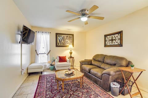 17 Mi to Dtwn Memphis Townhome with Fenced Yard! House in Memphis