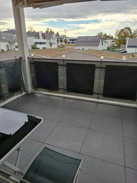 3 Zimmer Appartement am Wildpark, 83 m nahe Fachhochschule Wirtschaft Apartment in Pforzheim