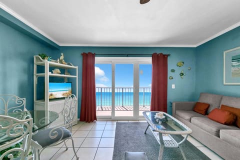 The Summit 1209 House in Upper Grand Lagoon