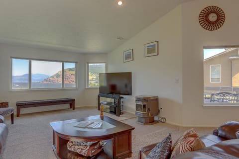 Amber Sunset House in Mosier