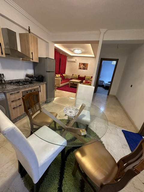 Photo of the whole room, Seating area, Dining area