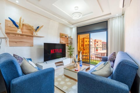 Communal lounge/ TV room, TV and multimedia, Living room, Seating area, Evening entertainment