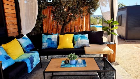 Day, Balcony/Terrace, Seating area