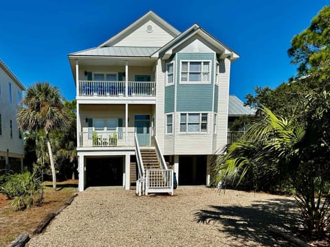 Pet Friendly- St George Island Sleeps 13- Pool House in Saint George Island