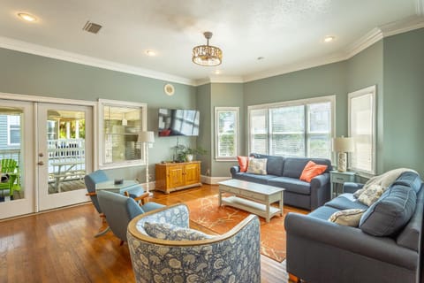 Pet Friendly- St George Island Sleeps 13- Pool House in Saint George Island