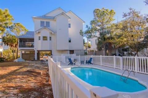 Pet Friendly- St George Island Sleeps 13- Pool House in Saint George Island