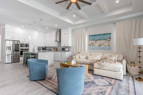 Sparkling new Vanderbilt Beach luxury escape House in Naples Park