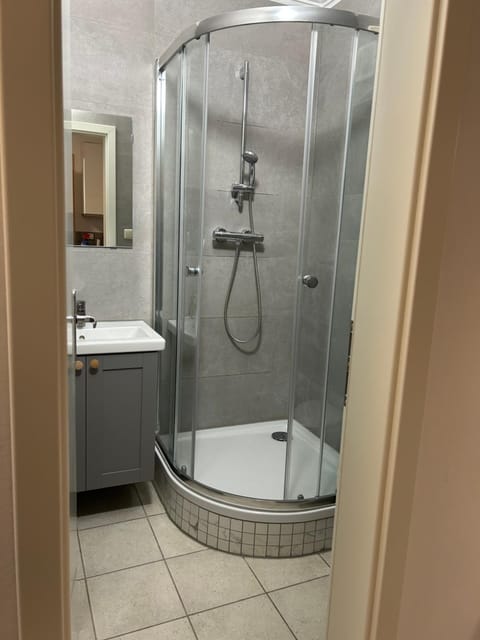 Chambre double chez Zhang Capsule hotel in Luxembourg District, Luxembourg