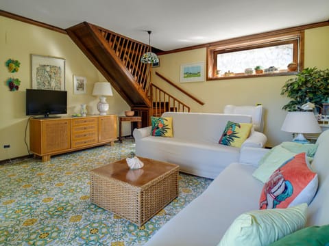 Casa Rossella - Casa con giardino by ItalianHost Villa in Capri