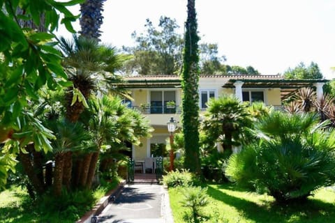 Casa Rossella - Casa con giardino by ItalianHost Villa in Capri