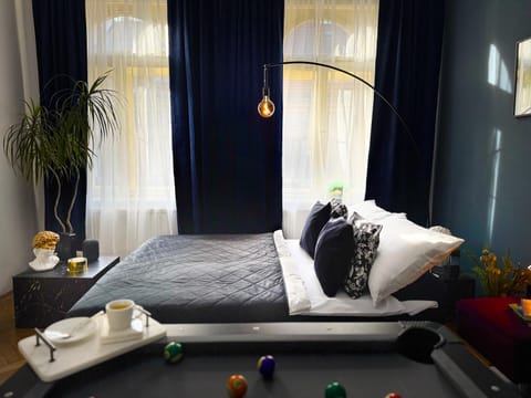 Bed, Living room, Photo of the whole room, Bedroom