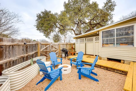 Walk to Main Street Cottage with Deck in Bandera! House in Bandera