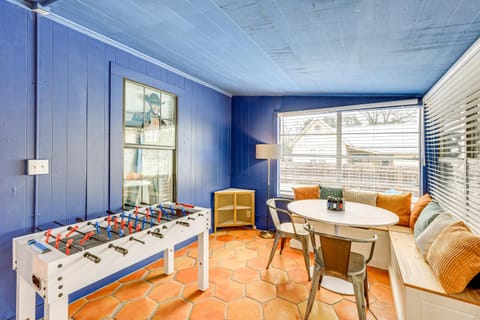 Walk to Main Street Cottage with Deck in Bandera! House in Bandera