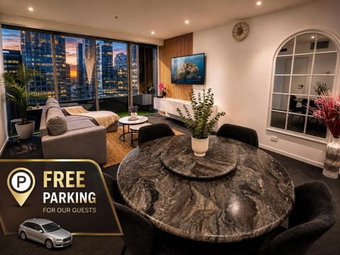 Communal lounge/ TV room, TV and multimedia, Living room, Seating area, Evening entertainment