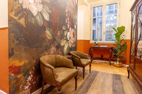 Decorative detail, Internal: Not applicable to any particular room