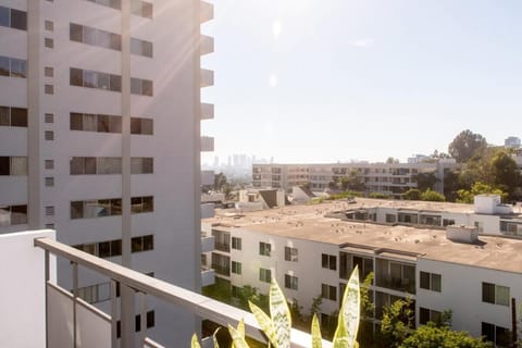 On Sunset Blvd - 5 star retreat House in West Hollywood