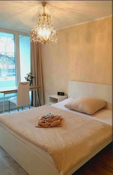 Bed, View (from property/room), Balcony/Terrace, Balcony/Terrace, Bedroom, Garden view, Garden view