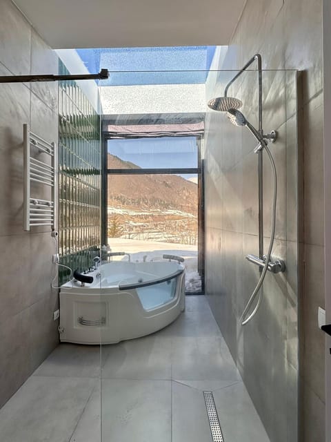 Shower, Hot Tub, Bathroom