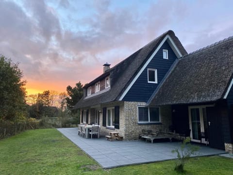 Property building, Garden, Garden view, Sunset
