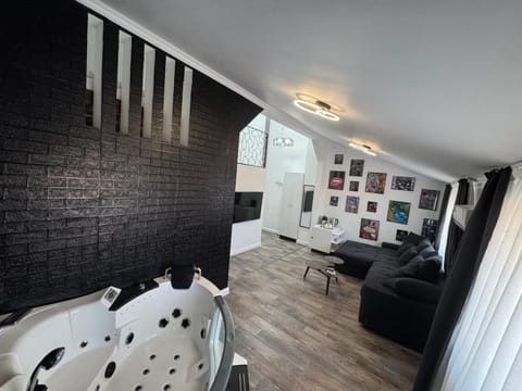 TV and multimedia, Living room, Seating area