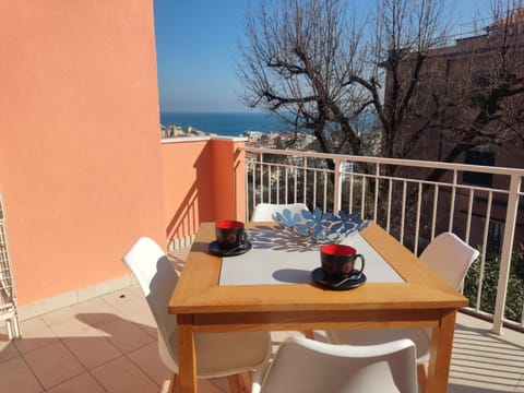 Hostdomus - Bellavista Apartment in Pietra Ligure