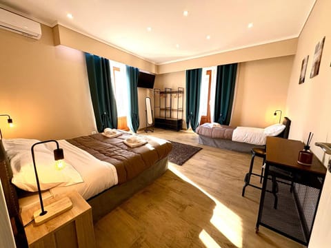 TV and multimedia, Photo of the whole room, Seating area, Bedroom, internet, air conditioner