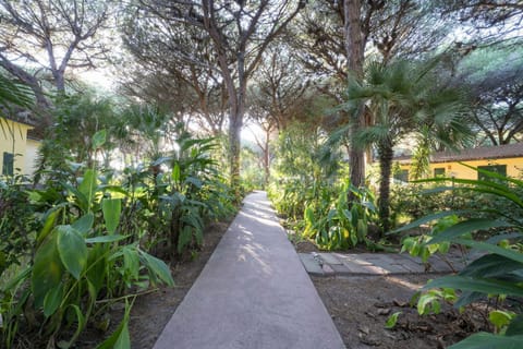 Property building, Facade/entrance, Spring, Winter, Summer, Autumn