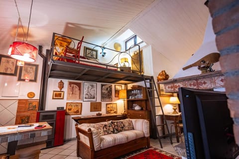 TV and multimedia, Kitchen or kitchenette, Living room