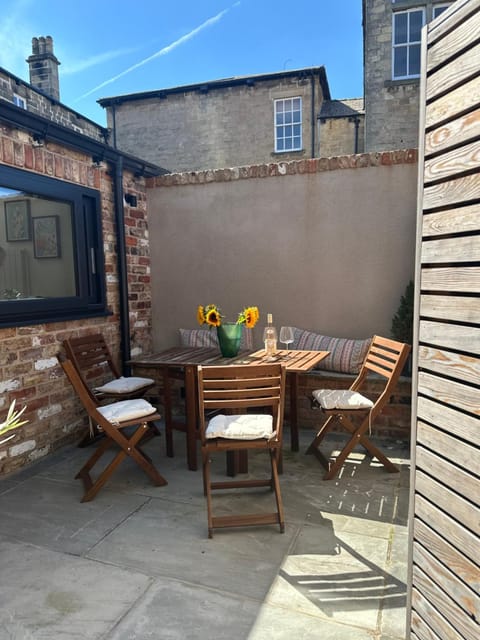 Inner courtyard view