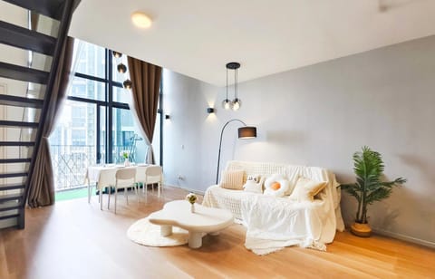 Property building, Photo of the whole room, Seating area