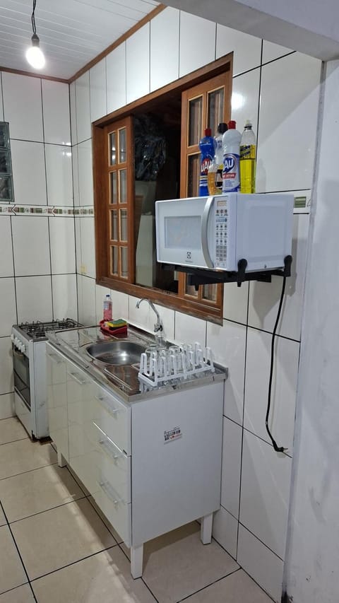 CASA DE HOSPEDAGEM FLORES PARATY 700 METROS DO CENTRO COM CAFÉ da MANHÃ House in Paraty