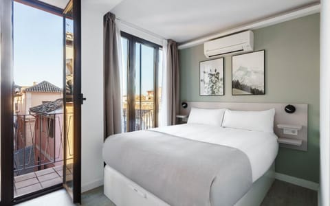 Bed, Bedroom, air conditioner
