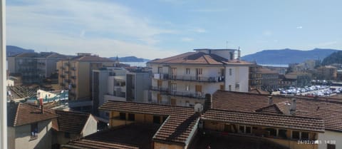 Tutte le comodità sul lago Apartment in Intra