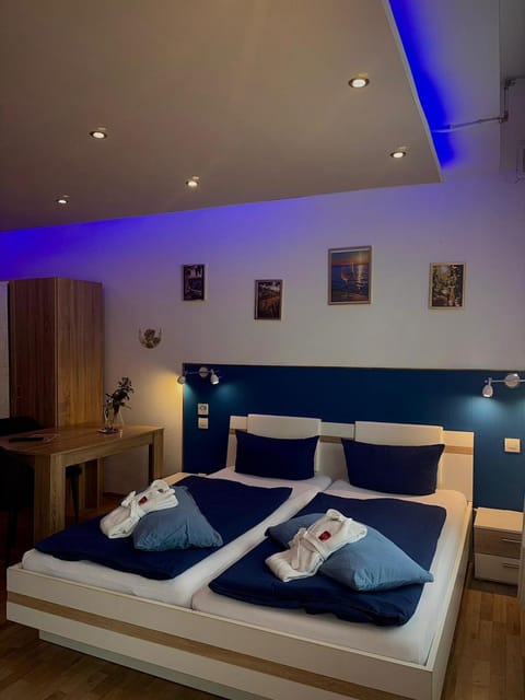 Bed, Seating area, Bedroom, wardrobe
