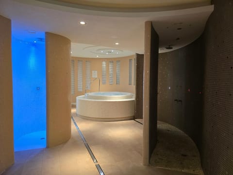 Hot Tub, Spa and wellness centre/facilities