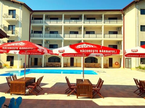 Property building, Restaurant/places to eat, Swimming pool, Breakfast