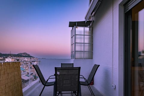 View (from property/room), View (from property/room), City view, City view, Landmark view, Landmark view, Street view, Street view
