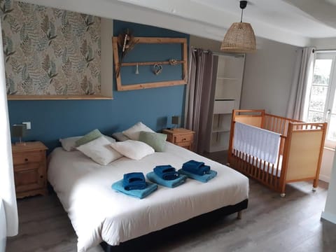 Bed, Bedroom, cot, towels, wardrobe