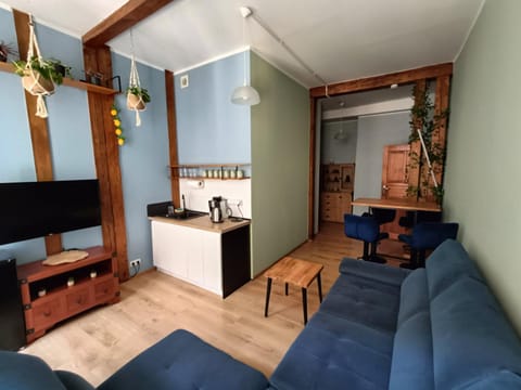 TV and multimedia, Kitchen or kitchenette, Living room, Seating area
