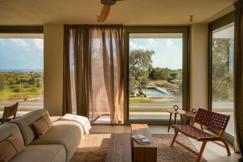 Natural landscape, Garden, View (from property/room), Balcony/Terrace, Living room, Seating area, Garden view, Pool view, Swimming pool