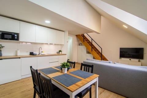 TV and multimedia, Kitchen or kitchenette, Seating area, Dining area