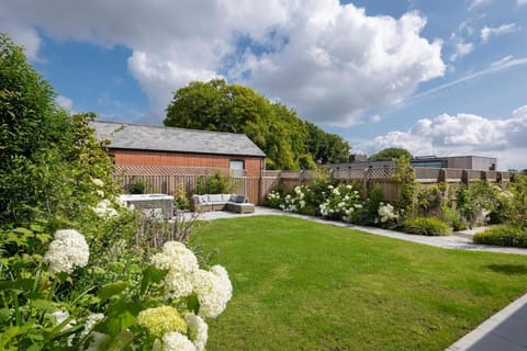 Saxon Lodge, Luxury Retreat in Winchester, HotTub! House in Winchester