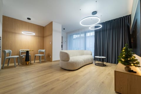 TV and multimedia, Seating area