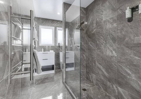 Shower, Bathroom, hair dryier