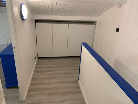 Duplex sur le port du Brusc, Plage, Embarcadère, Commerces à pieds Apartment in Six-Fours-les-Plages