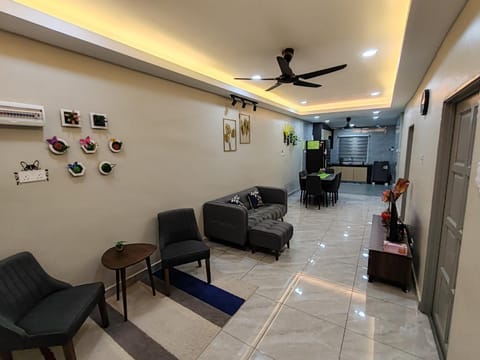 TV and multimedia, Living room, Seating area, air conditioner